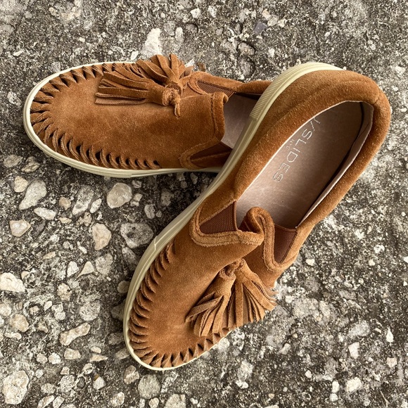 J/SLIDES camel suede perforated tassel platform loafers - Picture 1 of 11